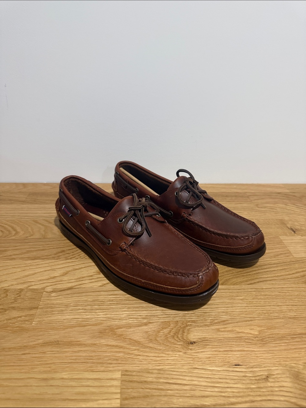 Brand new size 9 Sebago Men's Chestnut Brown Leather Boat Shoes